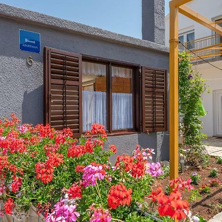 Apartments Klavdija Vodice Eksteriør bilde