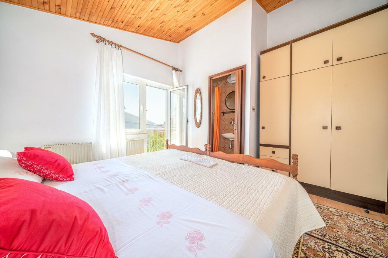 Apartments Klavdija Vodice Eksteriør bilde