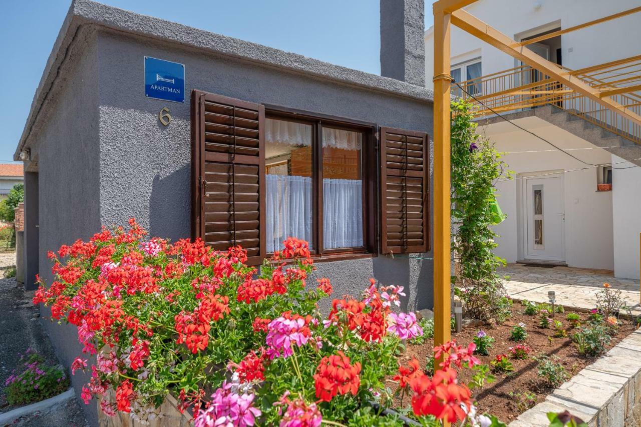 Apartments Klavdija Vodice Eksteriør bilde
