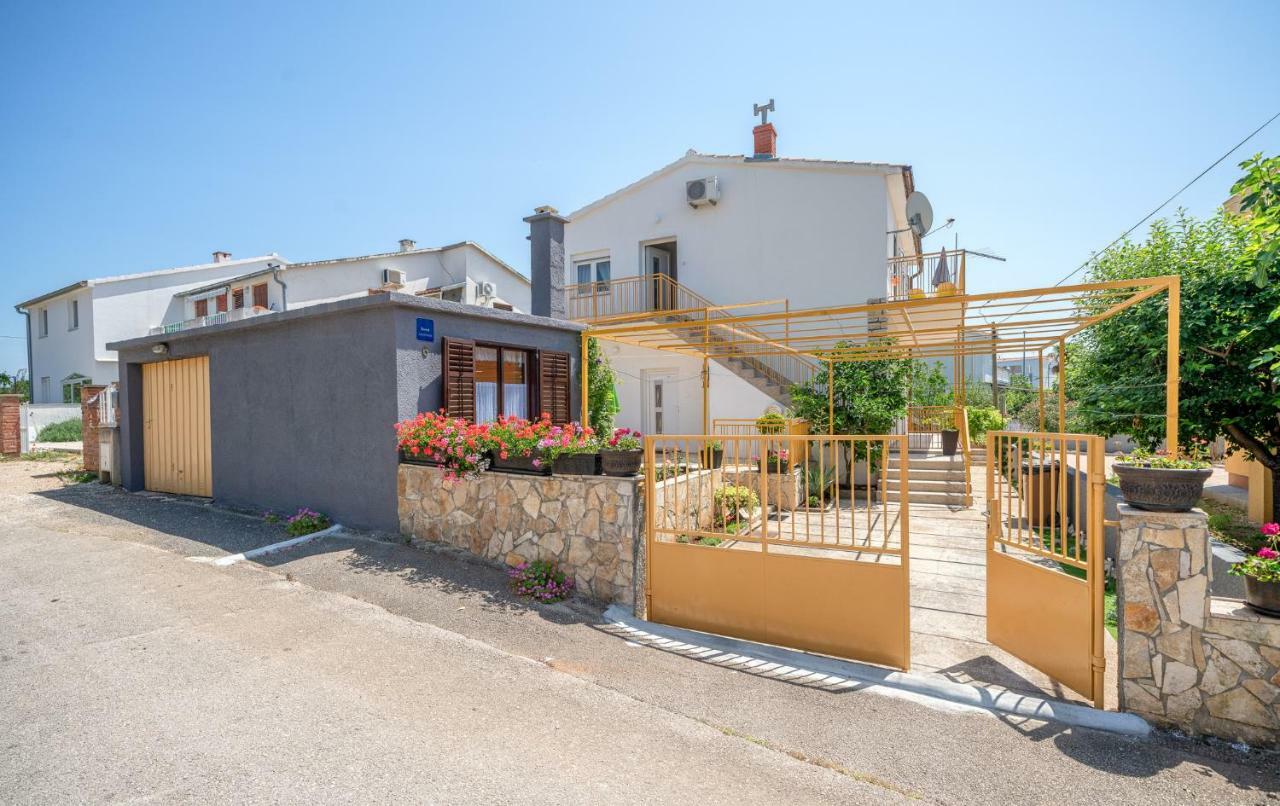 Apartments Klavdija Vodice Eksteriør bilde