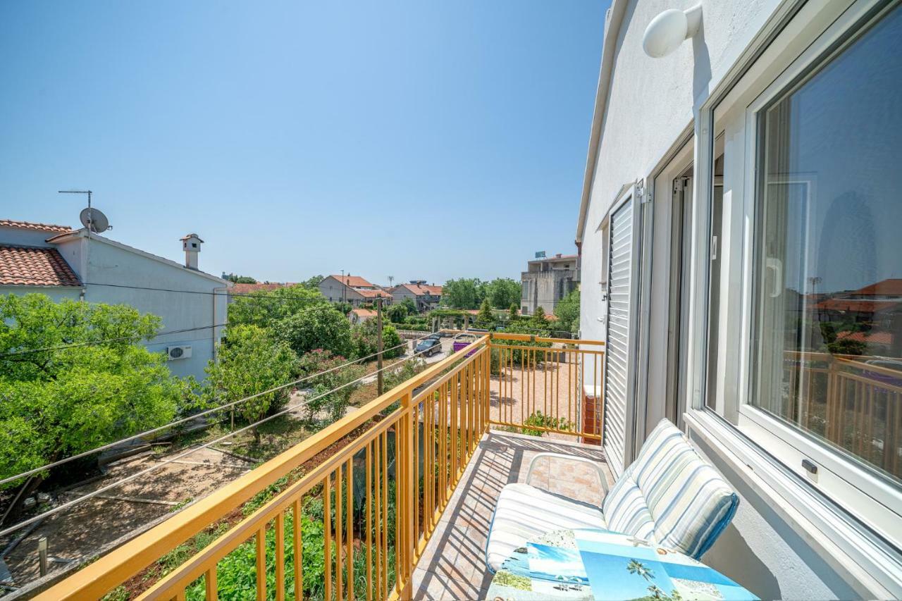 Apartments Klavdija Vodice Eksteriør bilde