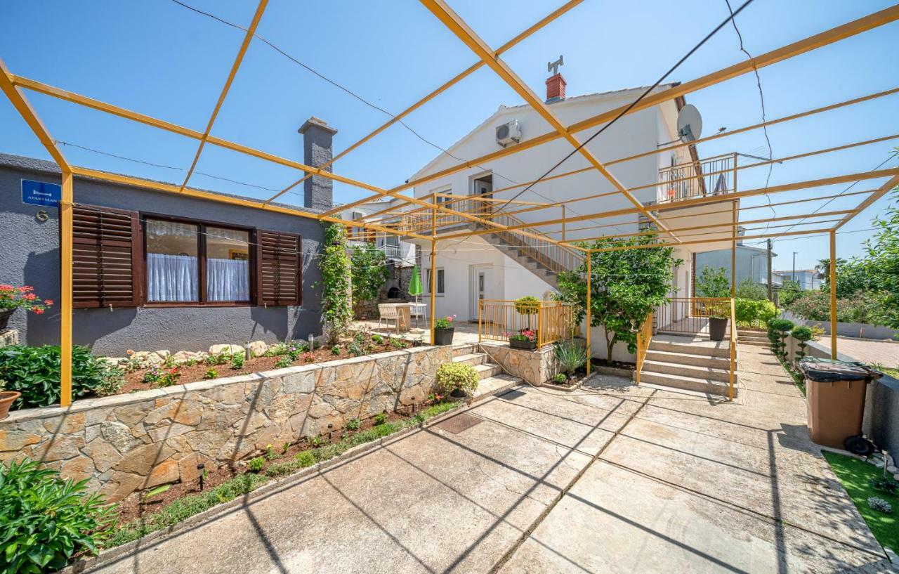 Apartments Klavdija Vodice Eksteriør bilde