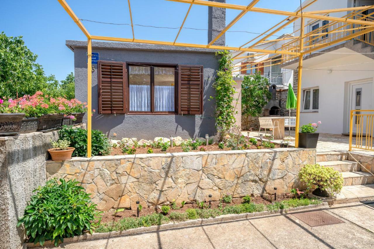Apartments Klavdija Vodice Eksteriør bilde