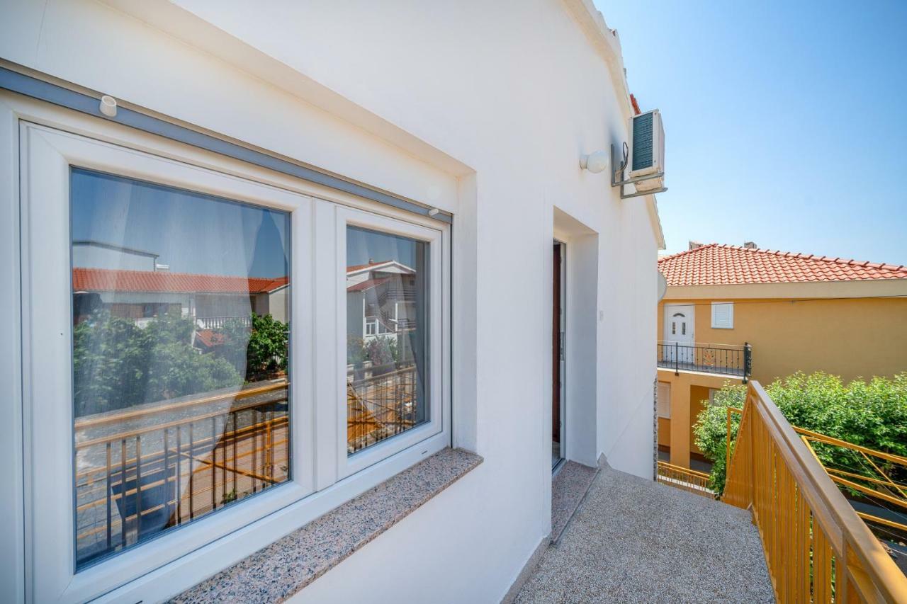 Apartments Klavdija Vodice Eksteriør bilde