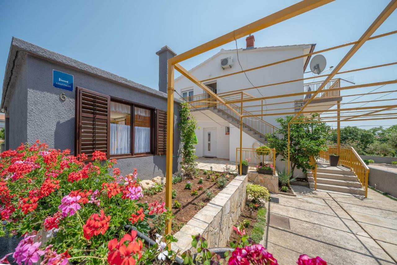 Apartments Klavdija Vodice Eksteriør bilde
