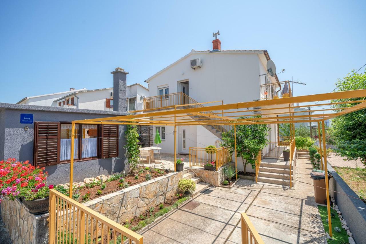 Apartments Klavdija Vodice Eksteriør bilde